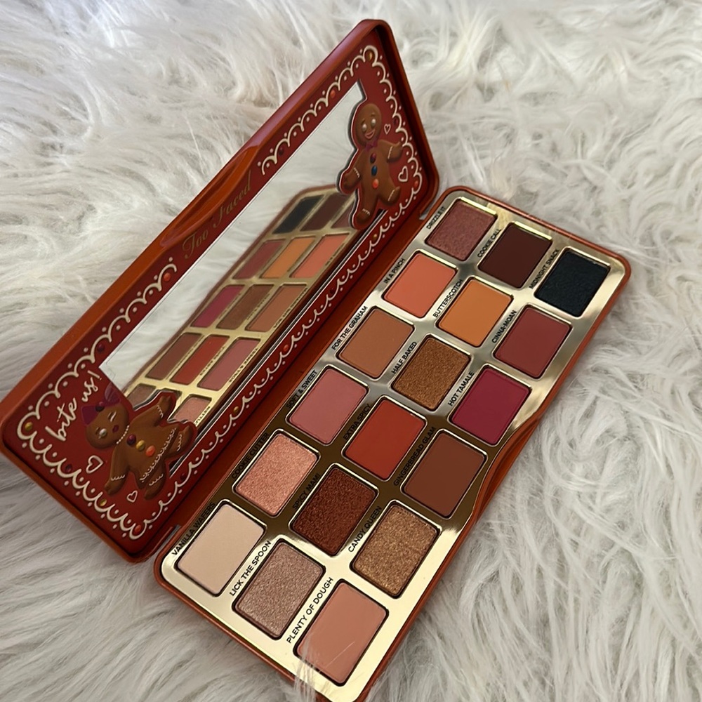 Too Faced Gingerbread Extra Spicy Eyeshadow palette Limited Edition